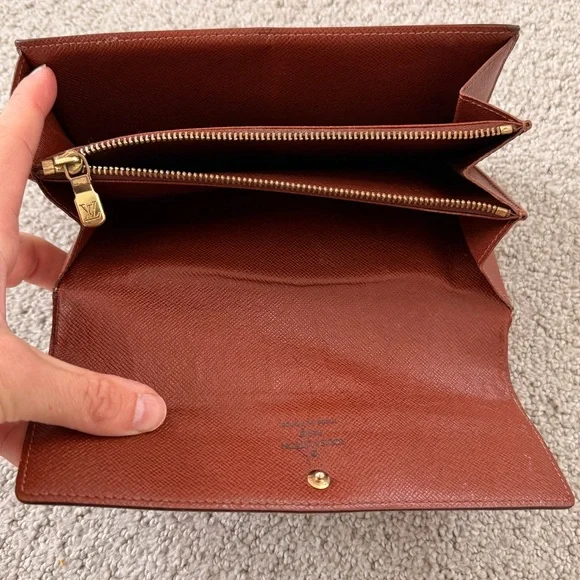 Vintage Louis Vuitton Monogram Long Wallet • Snap Flap • Zipper Coin Pocket - Picture 3 of 8